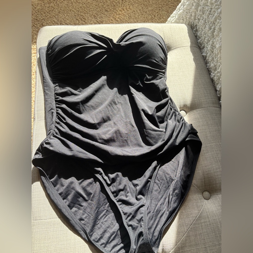 Black Strapless Ruched One-Piece Swimsuit